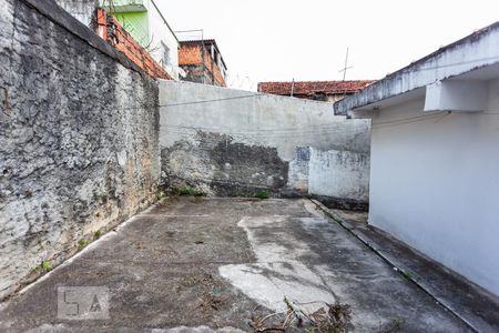 Casa para alugar com 42m², 1 quarto e sem vaga Casa para alugar com 42m², 1 quarto e sem vagaQuintal