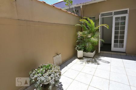 Casa à venda com 182m², 3 quartos e 2 vagasQuintal
