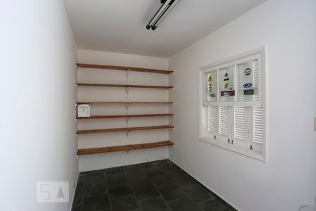 Casa à venda com 182m², 3 quartos e 2 vagasQuarto de Serviço