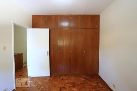Casa à venda com 182m², 3 quartos e 2 vagasQuarto 2