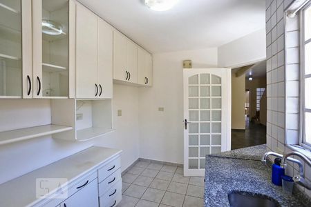 Casa à venda com 182m², 3 quartos e 2 vagasCozinha