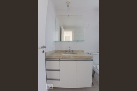 Apartamento para alugar com 68m², 2 quartos e 1 vaga Apartamento para alugar com 68m², 2 quartos e 1 vagaBanheiro da Suíte