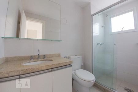 Apartamento para alugar com 68m², 2 quartos e 1 vaga Apartamento para alugar com 68m², 2 quartos e 1 vagaBanheiro da Suíte