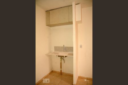 Cozinha de kitnet/studio para alugar com 1 quarto, 30m² em Vila Santa Luzia, Taboão da Serra