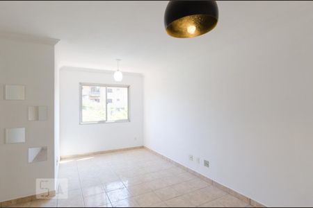 Apartamento à venda com 68m², 2 quartos e 1 vaga Apartamento à venda com 68m², 2 quartos e 1 vagaSala