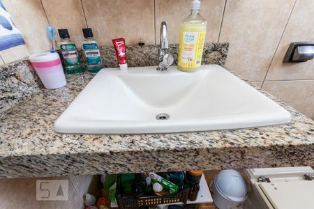 Casa à venda com 235m², 5 quartos e 2 vagas Casa à venda com 235m², 5 quartos e 2 vagasBanheiro 1