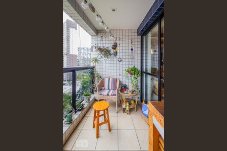 Apartamento para alugar com 56m², 2 quartos e 2 vagas Apartamento para alugar com 56m², 2 quartos e 2 vagasVaranda
