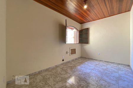 Sala de casa para alugar com 1 quarto, 40m² em Olaria, Rio de Janeiro