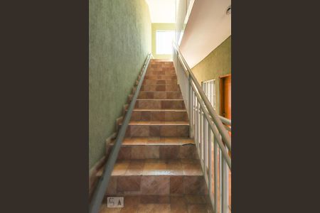 Apartamento para alugar com 45m², 2 quartos e sem vagaEscada de acesso 