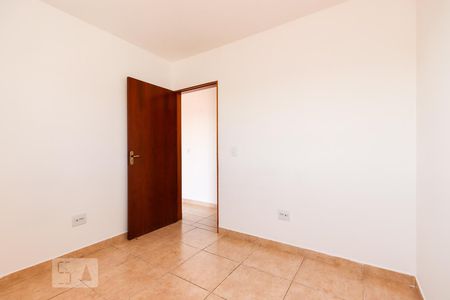 Quarto 1 de apartamento para alugar com 2 quartos, 45m² em Parque Cisper, São Paulo