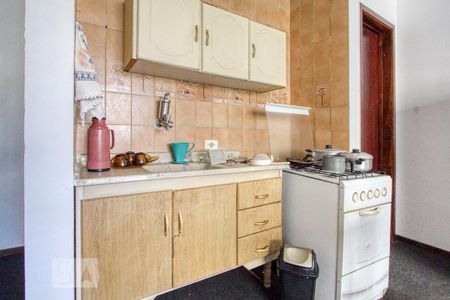 Cozinha de kitnet/studio para alugar com 1 quarto, 30m² em Centro, Curitiba