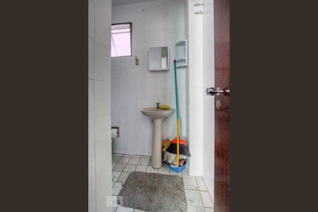 Studio para alugar com 30m², 1 quarto e sem vaga Studio para alugar com 30m², 1 quarto e sem vagaBanheiro