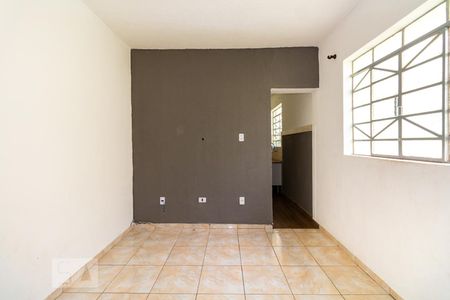 Casa para alugar com 44m², 1 quarto e sem vagaSala