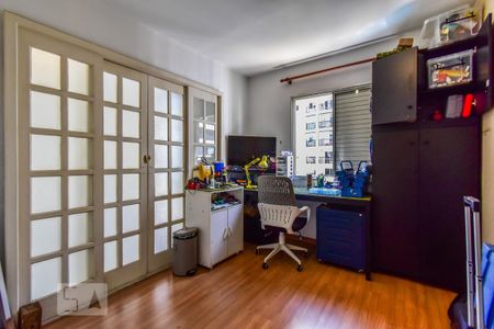 Quarto 1 de apartamento para alugar com 2 quartos, 71m² em Vila Madalena, São Paulo