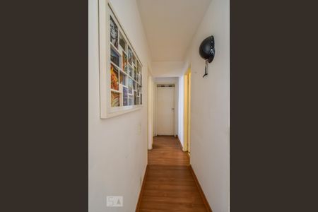Corredor de apartamento para alugar com 2 quartos, 71m² em Vila Madalena, São Paulo