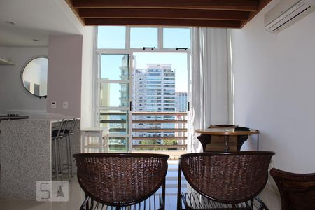 Sala 1 de kitnet/studio para alugar com 1 quarto, 55m² em Alphaville Industrial, Barueri