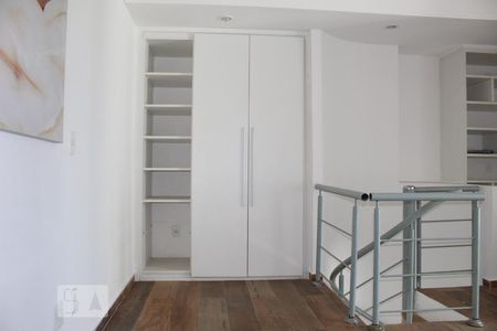 Quarto - armário  de kitnet/studio para alugar com 1 quarto, 55m² em Alphaville Industrial, Barueri