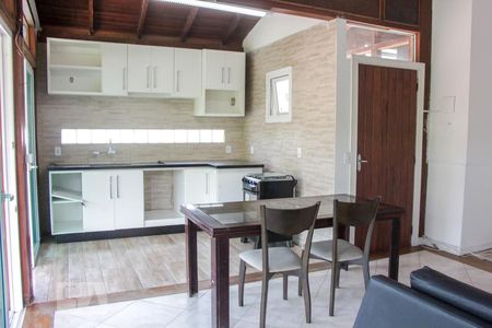 Cozinha de apartamento para alugar com 2 quartos, 70m² em Córrego Grande, Florianópolis
