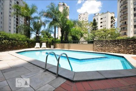 Apartamento à venda com 112m², 2 quartos e 2 vagas Apartamento à venda com 112m², 2 quartos e 2 vagasÁrea comum - Piscina