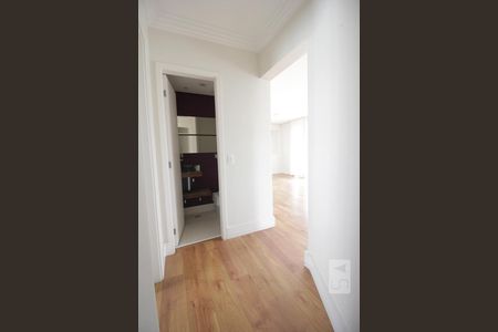 Corredor de apartamento para alugar com 2 quartos, 112m² em Jardim Ampliação, São Paulo