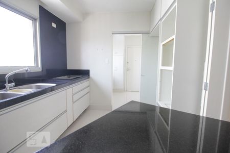Apartamento à venda com 112m², 2 quartos e 2 vagasCozinha