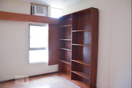 Quarto 1 de apartamento para alugar com 3 quartos, 120m² em Laranjeiras, Rio de Janeiro