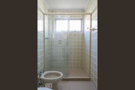 Apartamento para alugar com 107m², 3 quartos e 1 vaga Apartamento para alugar com 107m², 3 quartos e 1 vagaBanheiro da suíte