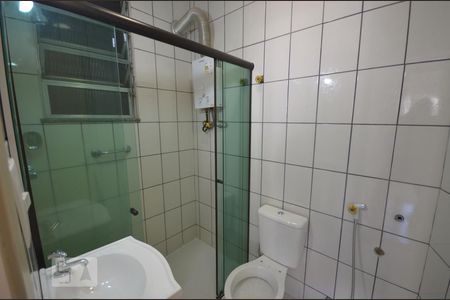 Banheiro de apartamento para alugar com 1 quarto, 38m² em Catete, Rio de Janeiro