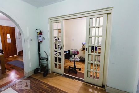 Casa para alugar com 180m², 2 quartos e 2 vagas Casa para alugar com 180m², 2 quartos e 2 vagasEscritório