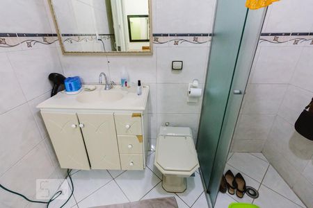 Banheiro 01 de casa para alugar com 2 quartos, 180m² em Perdizes, São Paulo