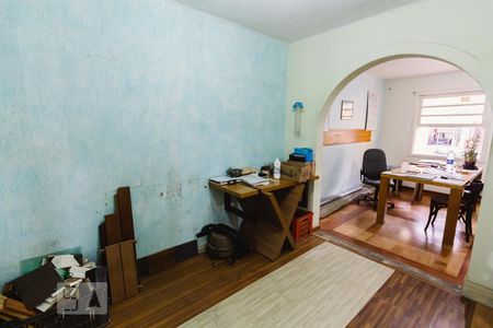 Casa para alugar com 180m², 2 quartos e 2 vagas Casa para alugar com 180m², 2 quartos e 2 vagasEscritório