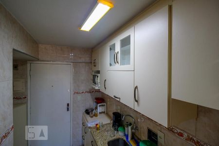 Apartamento à venda com 58m², 2 quartos e 1 vagaCozinha - Armários