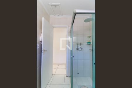 Casa à venda com 180m², 3 quartos e 2 vagas Casa à venda com 180m², 3 quartos e 2 vagasBanheiro