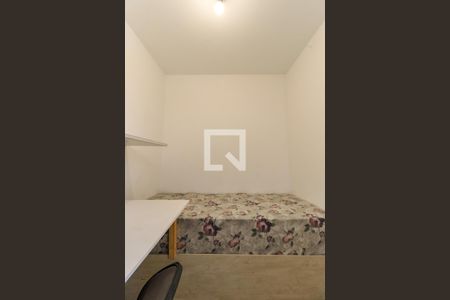 Casa à venda com 180m², 3 quartos e 2 vagas Casa à venda com 180m², 3 quartos e 2 vagasQuarto de Serviço