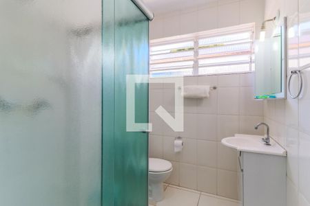 Casa à venda com 180m², 3 quartos e 2 vagas Casa à venda com 180m², 3 quartos e 2 vagasBanheiro