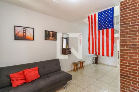 Casa à venda com 180m², 3 quartos e 2 vagas Casa à venda com 180m², 3 quartos e 2 vagasSala