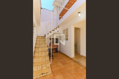 Casa à venda com 180m², 3 quartos e 2 vagas Casa à venda com 180m², 3 quartos e 2 vagasQuintal/Churrasqueira