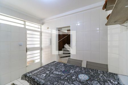 Casa à venda com 180m², 3 quartos e 2 vagas Casa à venda com 180m², 3 quartos e 2 vagasCopa