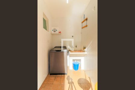 Casa à venda com 180m², 3 quartos e 2 vagas Casa à venda com 180m², 3 quartos e 2 vagasÁrea de Serviço