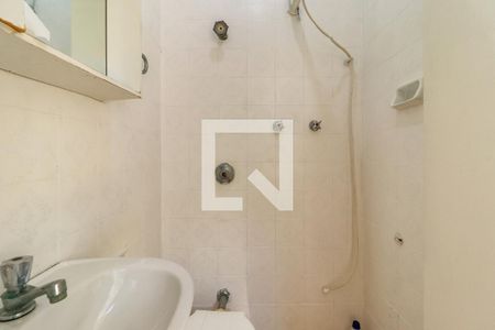 Casa à venda com 180m², 3 quartos e 2 vagas Casa à venda com 180m², 3 quartos e 2 vagasBanheiro de Serviço