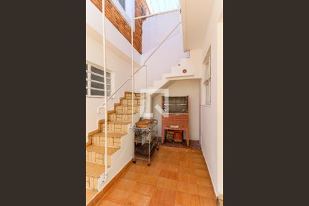 Casa à venda com 180m², 3 quartos e 2 vagas Casa à venda com 180m², 3 quartos e 2 vagasQuintal/Churrasqueira