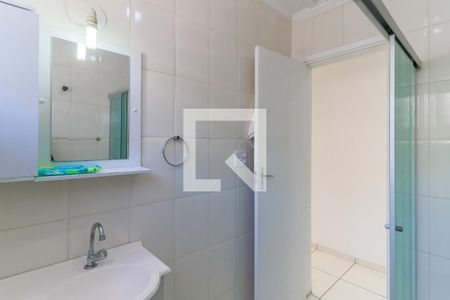 Casa à venda com 180m², 3 quartos e 2 vagas Casa à venda com 180m², 3 quartos e 2 vagasBanheiro