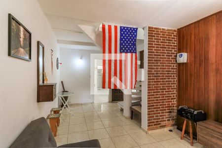 Casa à venda com 180m², 3 quartos e 2 vagas Casa à venda com 180m², 3 quartos e 2 vagasSala