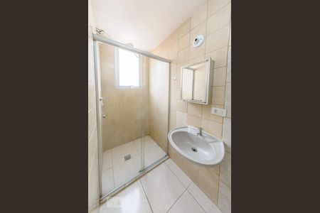 Banheiro de kitnet/studio para alugar com 1 quarto, 36m² em Centro, Campinas