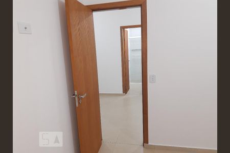 Apartamento para alugar com 35m², 1 quarto e sem vaga Apartamento para alugar com 35m², 1 quarto e sem vagaVista do quarto para o banheiro