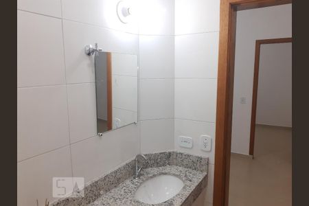 Apartamento para alugar com 35m², 1 quarto e sem vaga Apartamento para alugar com 35m², 1 quarto e sem vagaVista do Banheiro para o corredor