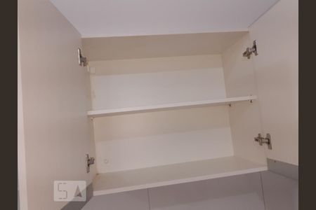 Apartamento para alugar com 35m², 1 quarto e sem vaga Apartamento para alugar com 35m², 1 quarto e sem vagaArmário da cozinha