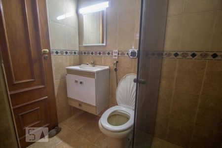 Banheiro de casa para alugar com 2 quartos, 90m² em Irajá, Rio de Janeiro