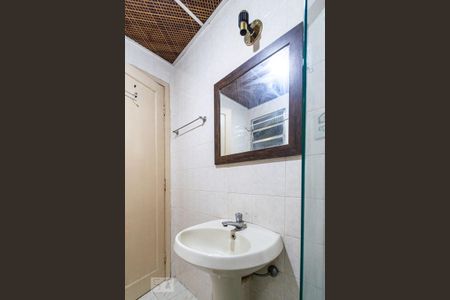 Banheiro de kitnet/studio para alugar com 1 quarto, 30m² em Vila Buarque, São Paulo