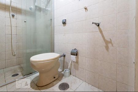 Banheiro de kitnet/studio para alugar com 1 quarto, 30m² em Vila Buarque, São Paulo